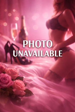 Narimane 18 år role play & fantasy i Västerås